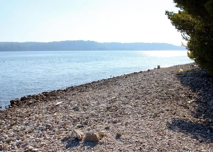 Apartamento With A Parking Space - 15678 Pula