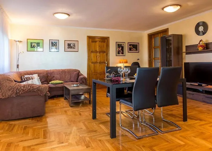 With A Parking Space - 15678 Апартаменты Пула